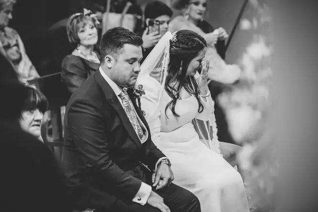 boda dominio vega requena iglesia Maria Angel BW ceremonia emotivas