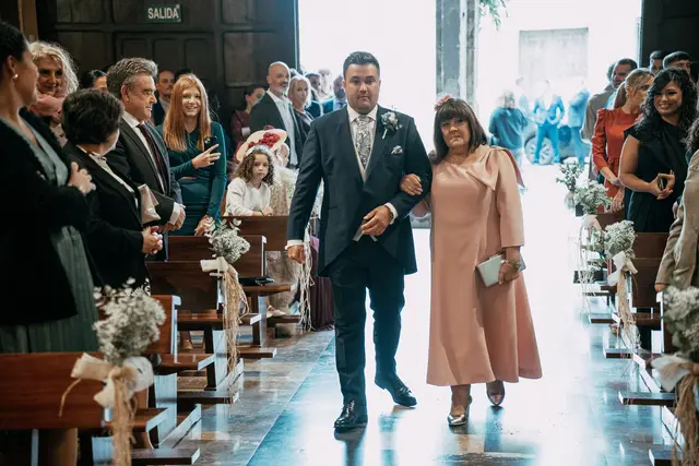 boda dominio vega requena iglesia Maria Angel Salida / Entrada