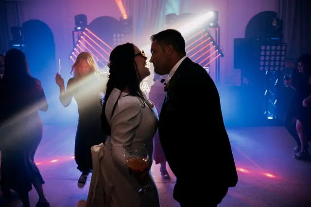 boda dominio vega requena iglesia Maria Angel fiesta portada