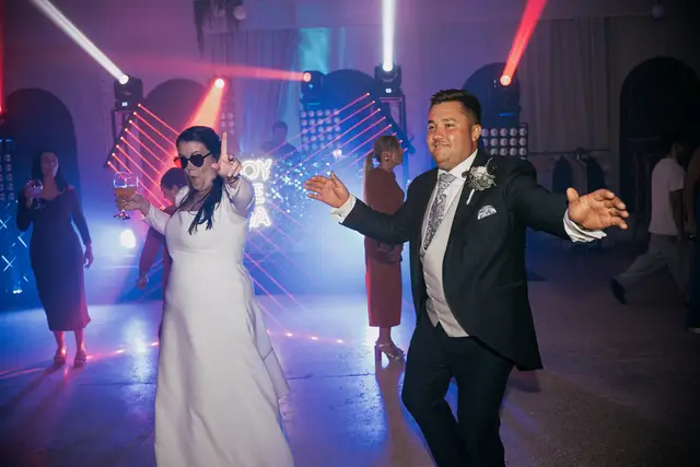 boda dominio vega requena iglesia Maria Angel fiesta portada