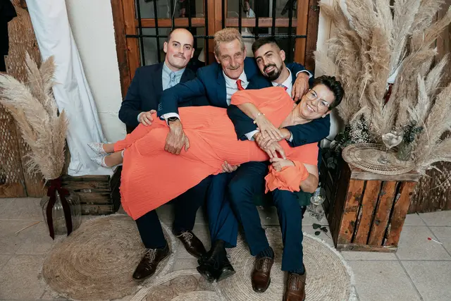 boda dominio vega requena iglesia Maria Angel photocall