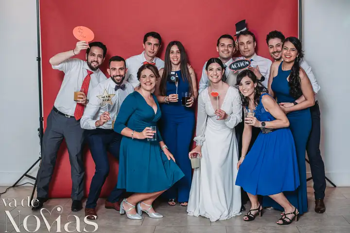 Reportaje de boda jardines la Cartuja Monica Hector Mayo 2023 photocall