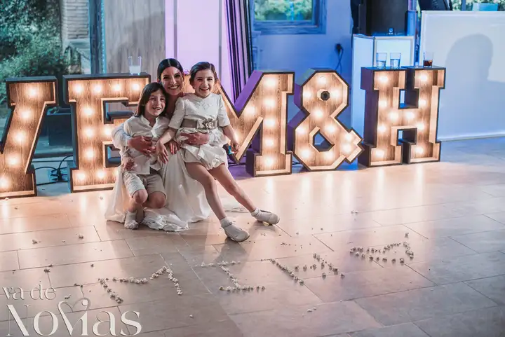 Reportaje de boda jardines la Cartuja Monica Hector Mayo 2023 fiesta