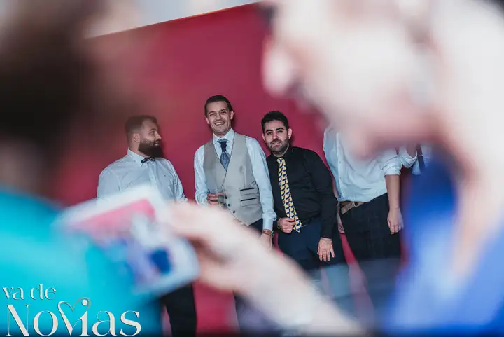 Reportaje de boda jardines la Cartuja Monica Hector Mayo 2023 photocall