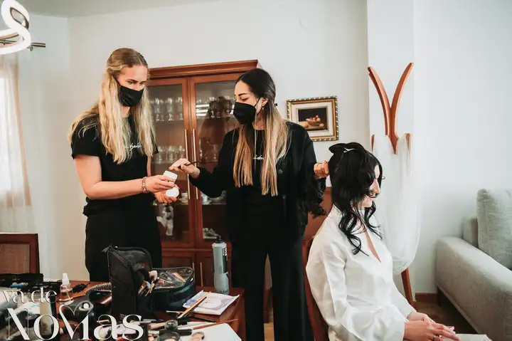 Reportaje de boda jardines la Cartuja Monica Hector Mayo 2023 preparativos