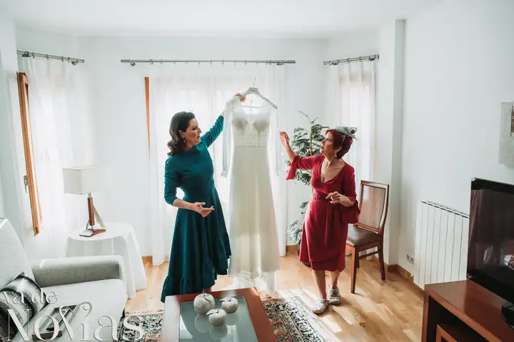 Reportaje de boda jardines la Cartuja Monica Hector Mayo 2023 preparativos