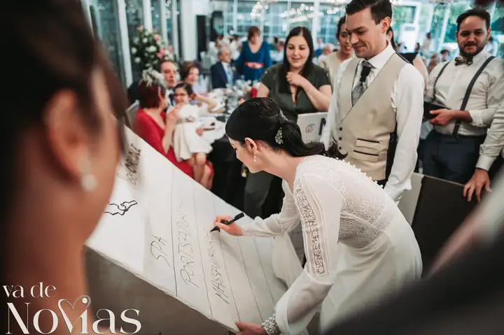 Reportaje de boda jardines la Cartuja Monica Hector Mayo 2023 banquete