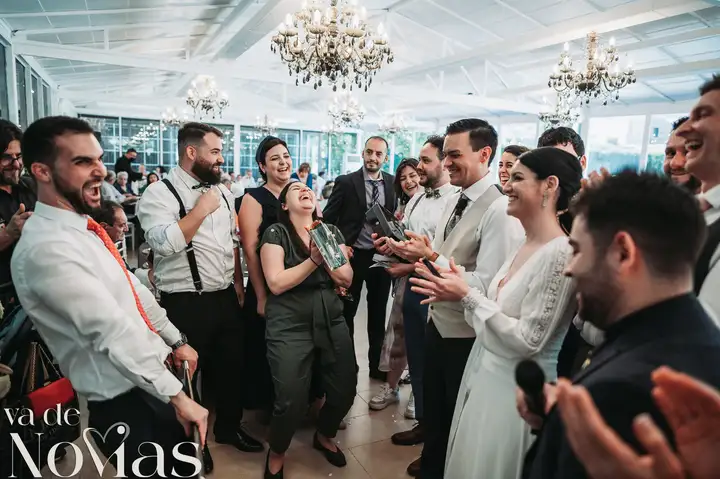 Reportaje de boda jardines la Cartuja Monica Hector Mayo 2023 banquete