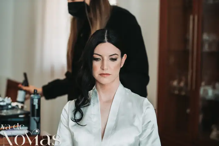 Reportaje de boda jardines la Cartuja Monica Hector Mayo 2023 portada preparativos