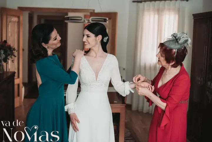 Reportaje de boda jardines la Cartuja Monica Hector Mayo 2023 preparativos