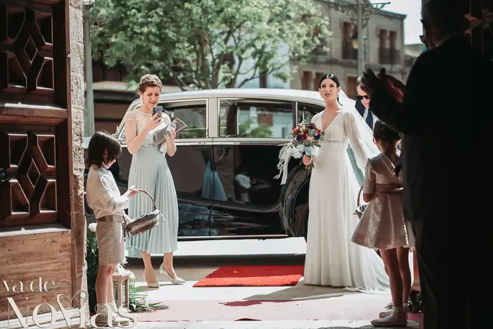 Reportaje de boda jardines la Cartuja Monica Hector Mayo 2023 Salida / Entrada