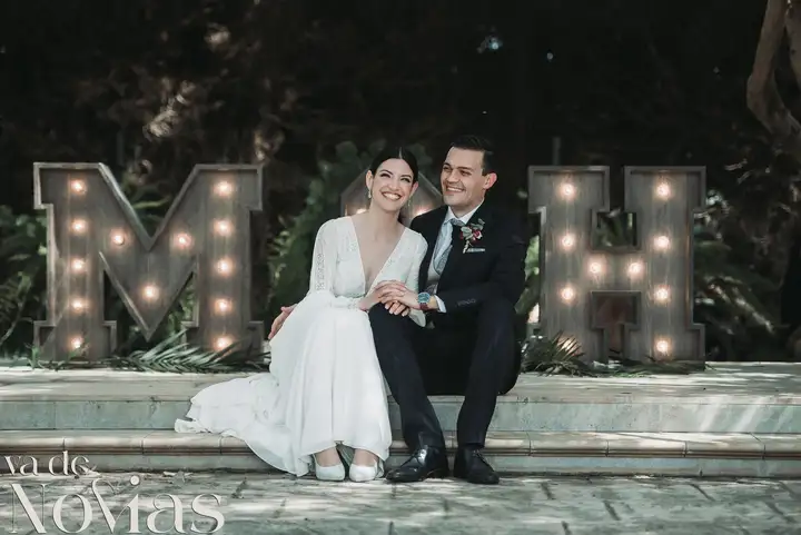 Reportaje de boda jardines la Cartuja Monica Hector Mayo 2023 sesion pareja