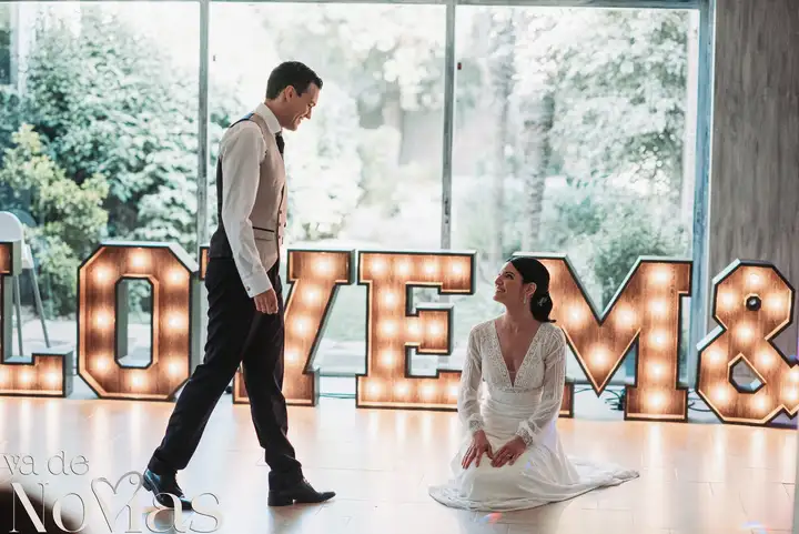 Reportaje de boda jardines la Cartuja Monica Hector Mayo 2023 baile nupcial